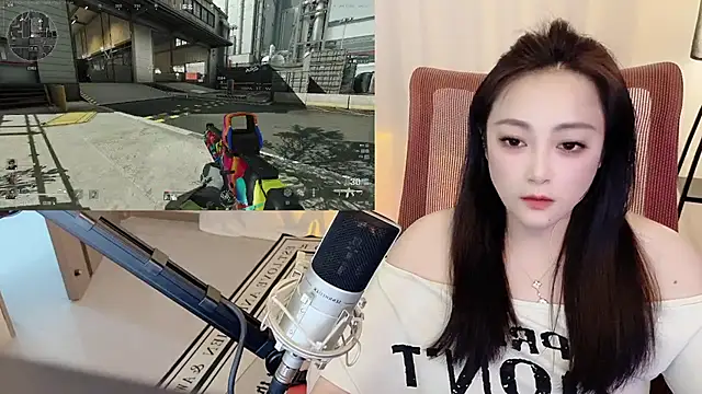 Snapshot of Daisy-77 chatting on July 8, 1:45 pm Daisy-77 online show from July 8, 1:45 pm