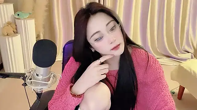 Snapshot of Daisy-77 chatting on March 13, 6:34 pm Daisy-77 online show from March 13, 6:34 pm