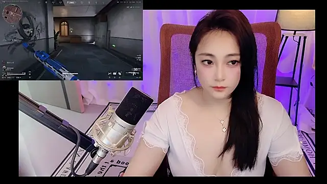 Snapshot of Daisy-77 chatting on July 13, 1:32 pm Daisy-77 online show from July 13, 1:32 pm