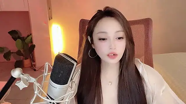 Snapshot of Daisy-77 chatting on October 5, 6:31 pm Daisy-77 online show from October 5, 6:31 pm