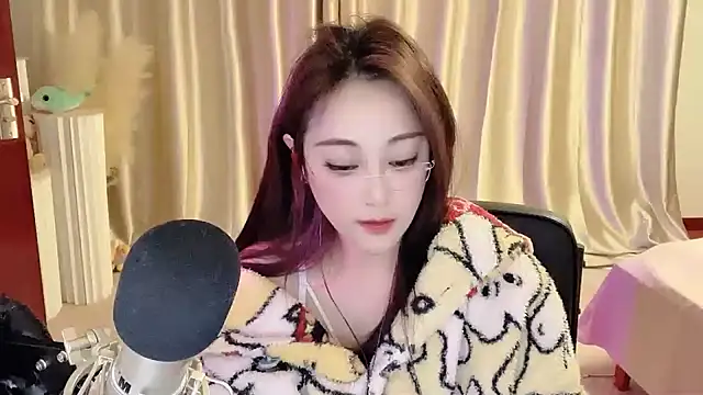 Snapshot of Daisy-77 chatting on March 1, 11:47 pm Daisy-77 online show from March 1, 11:47 pm