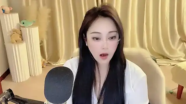 Snapshot of Daisy-77 chatting on March 9, 8:52 pm Daisy-77 online show from March 9, 8:52 pm