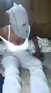 Snapshot of African_Masked_Couple chatting on February 11, 6:08 am African Masked Couple online show from February 11, 6:08 am