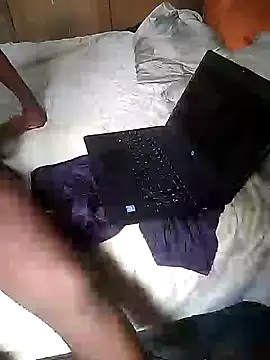 Snapshot of African_Masked_Couple chatting on February 12, 6:19 am African Masked Couple online show from February 12, 6:19 am