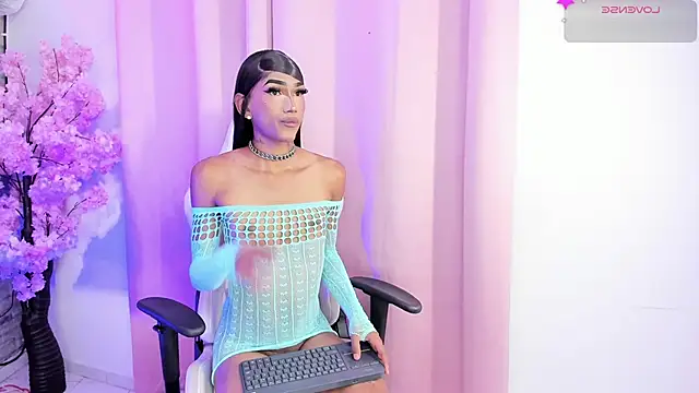 Snapshot of _Arlin_ chatting on June 22, 3:47 am Arlin online show from June 22, 3:47 am