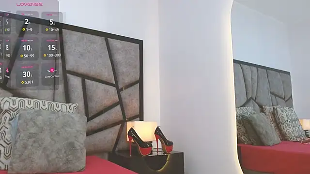 cintia hills online show from December 20, 4:26 am