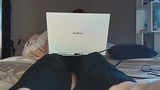 AgnesMillerS online show from March 10, 9:35 am