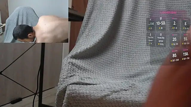 Snapshot of AXEL_AG5 chatting on October 7, 1:56 pm AXEL AG5 online show from October 7, 1:56 pm