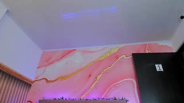 Daisy  rose online show from February 25, 11:21 am