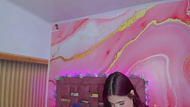 Daisy  rose online show from January 7, 3:00 am