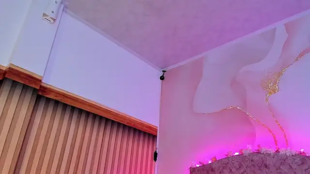 Daisy  rose online show from March 13, 3:00 am