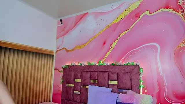 Daisy  rose online show from February 25, 2:56 am