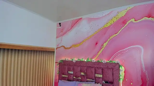 Daisy  rose online show from April 11, 3:03 am