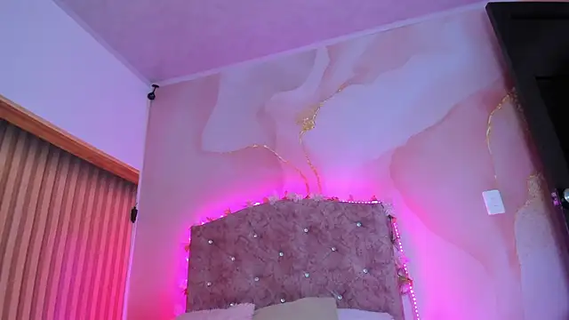 Daisy  rose online show from March 17, 3:14 am