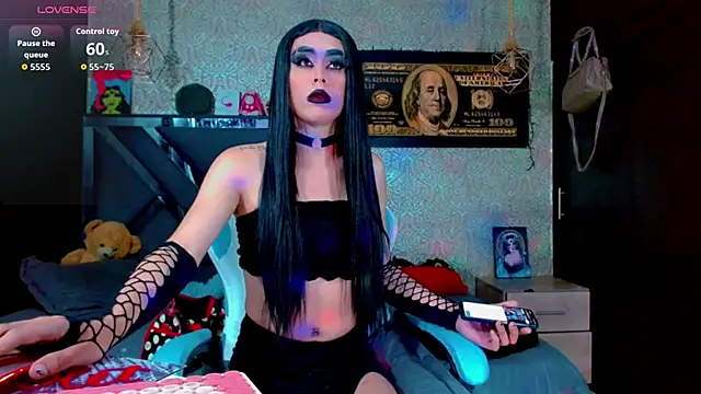 Perla Hotcortes online show from October 21, 1:32 pm
