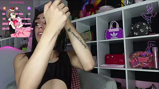 Perla Hotcortes online show from February 22, 12:29 pm