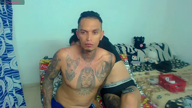 Snapshot of Perla_Hotcortes chatting on May 11, 11:13 pm Perla Hotcortes online show from May 11, 11:13 pm