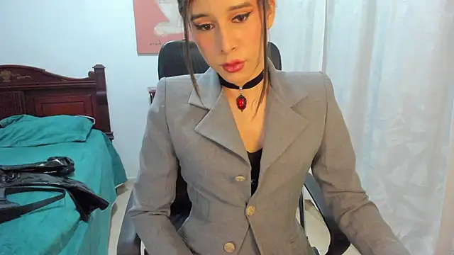 Snapshot of misstresbigcockts chatting on November 15, 9:57 am misstresbigcockts online show from November 15, 9:57 am