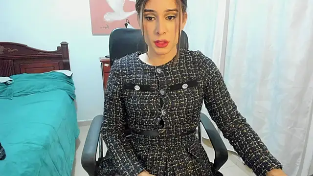 Snapshot of misstresbigcockts chatting on November 30, 3:18 am misstresbigcockts online show from November 30, 3:18 am