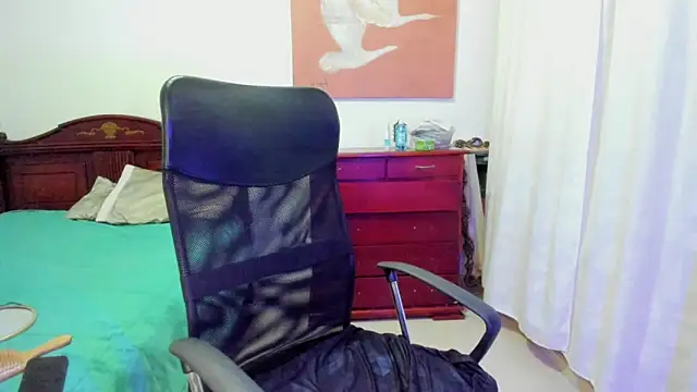 Snapshot of misstresbigcockts chatting on February 5, 12:39 am misstresbigcockts online show from February 5, 12:39 am