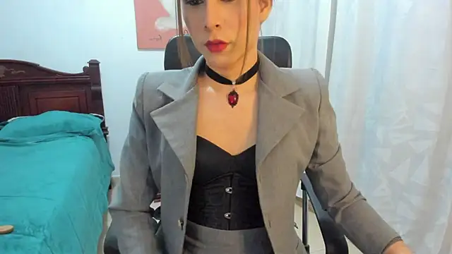 Snapshot of misstresbigcockts chatting on November 19, 10:10 pm misstresbigcockts online show from November 19, 10:10 pm