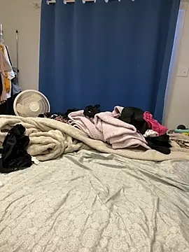 Snapshot of Hotslut187 chatting on February 8, 2:37 pm Hotslut187 online show from February 8, 2:37 pm