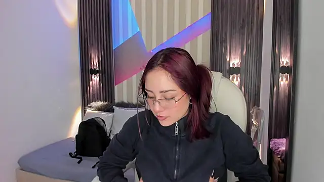 emily layton online show from November 27, 2:50 pm