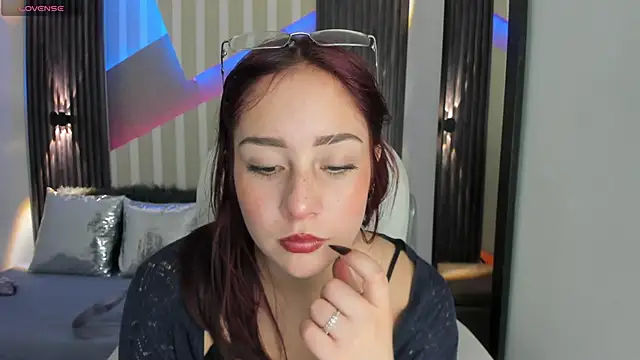 emily layton online show from November 30, 4:41 pm