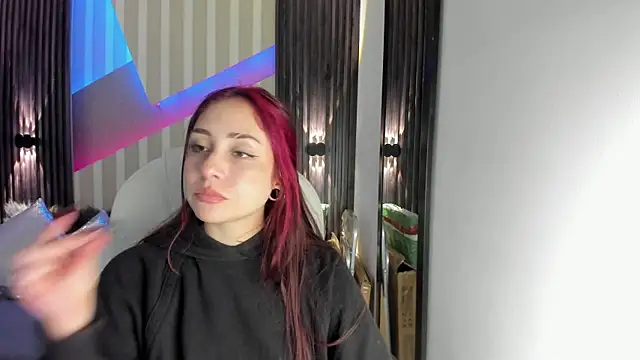 emily layton online show from November 16, 4:45 pm