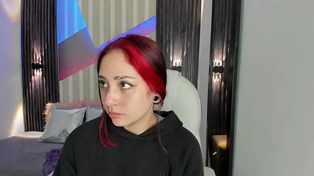 emily layton online show from October 31, 1:52 pm