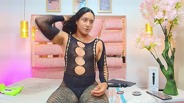 Snapshot of Alison_Chan_ chatting on July 14, 9:21 pm Alison Chan online show from July 14, 9:21 pm