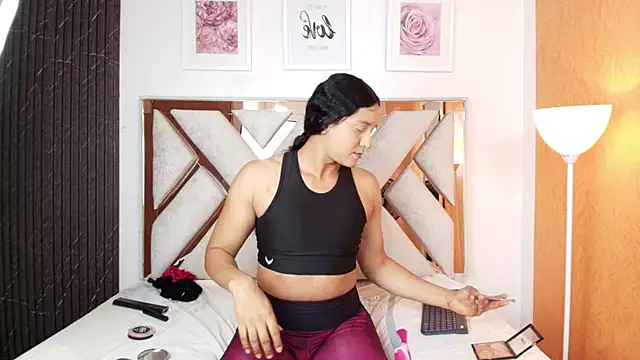 Snapshot of Alison_Chan_ chatting on November 4, 3:05 pm Alison Chan online show from November 4, 3:05 pm