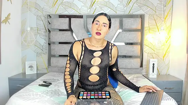 Alison Chan  online show from May 23, 9:47 pm