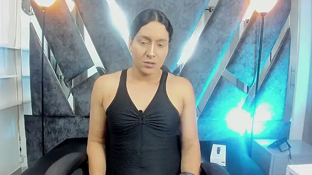 Snapshot of Alison_Chan_ chatting on October 6, 3:35 pm Alison Chan online show from October 6, 3:35 pm
