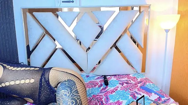 Snapshot of Alison_Chan_ chatting on October 21, 2:38 pm Alison Chan online show from October 21, 2:38 pm