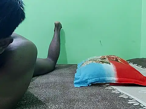 Snapshot of HunkyAriyan chatting on October 2, 6:33 pm HunkyAriyan online show from October 2, 6:33 pm