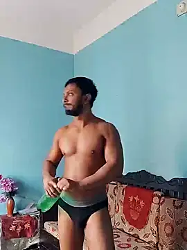 Snapshot of HunkyAriyan chatting on February 1, 7:15 am HunkyAriyan online show from February 1, 7:15 am