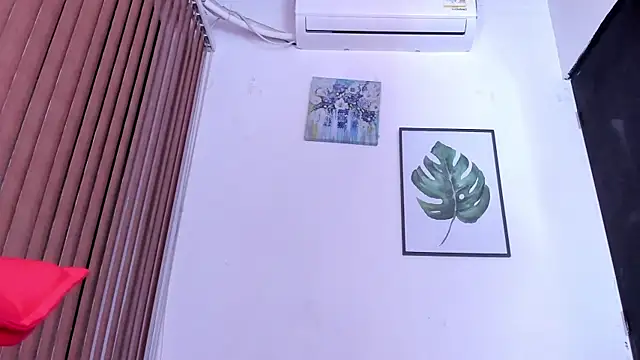 alondrabigtits online show from May 3, 11:04 am