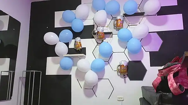 alondrabigtits online show from September 30, 12:11 pm