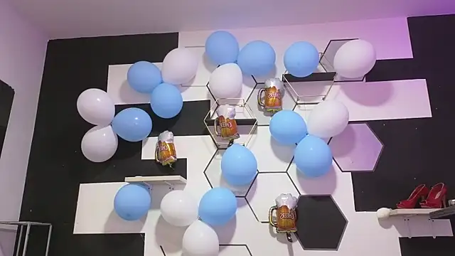 alondrabigtits online show from September 29, 12:22 pm