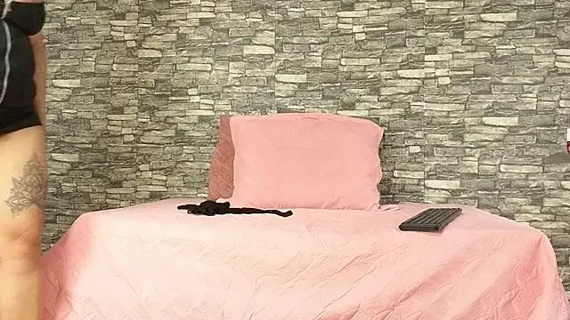 alondrabigtits online show from December 22, 11:32 am