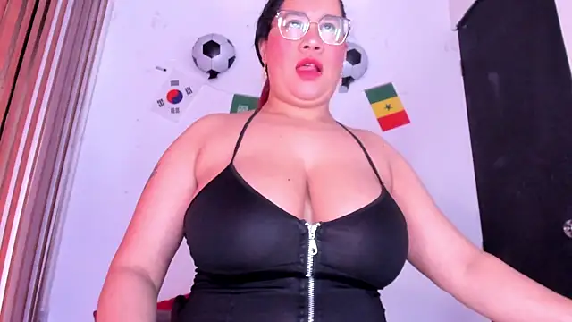Snapshot of alondrabigtits chatting on June 29, 12:05 pm alondrabigtits online show from June 29, 12:05 pm