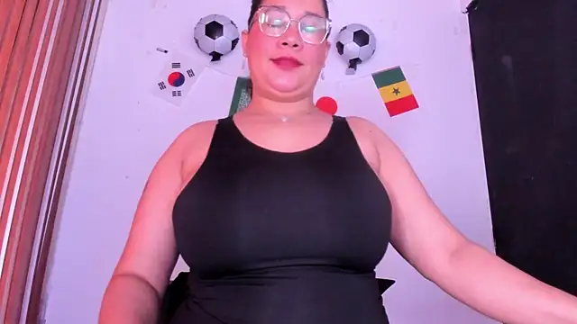 Snapshot of alondrabigtits chatting on June 27, 12:22 pm alondrabigtits online show from June 27, 12:22 pm