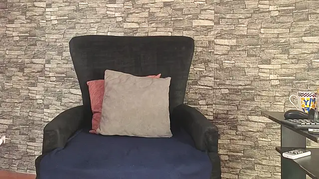 alondrabigtits online show from November 6, 12:31 pm