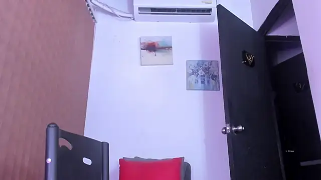 alondrabigtits online show from March 12, 8:40 am