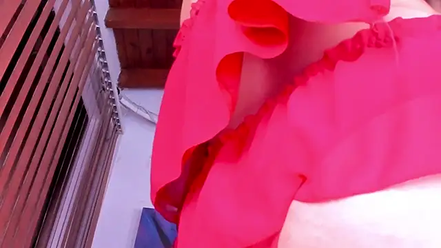 alondrabigtits online show from May 29, 11:38 am
