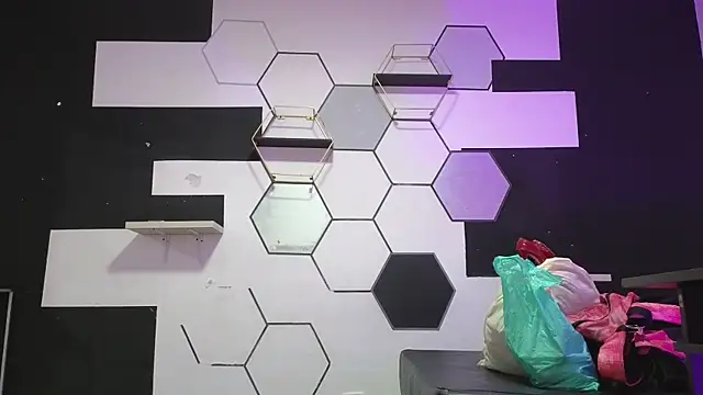 alondrabigtits online show from October 7, 12:17 pm