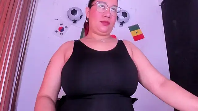 Snapshot of alondrabigtits chatting on June 27, 12:11 pm alondrabigtits online show from June 27, 12:11 pm