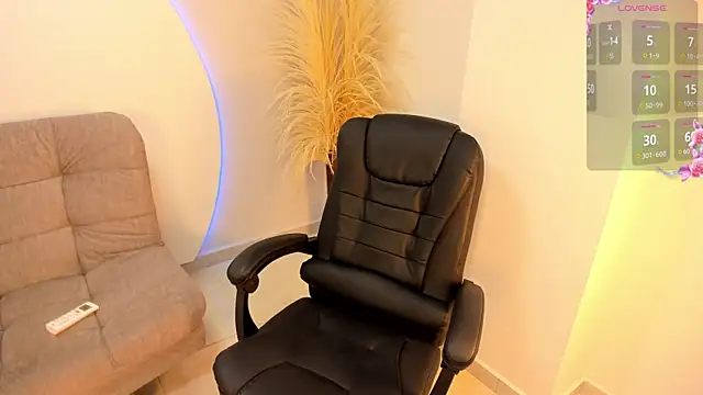 Ada Monroe10 online show from September 18, 1:36 pm