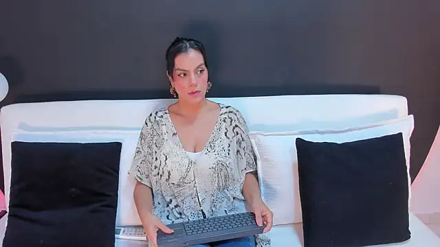 Ada Monroe10 online show from March 31, 1:35 pm